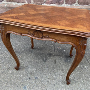 Table chêne style Louis xv