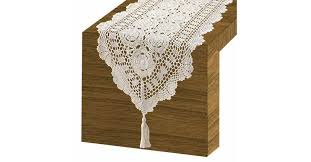 Chemin de table en dentelle